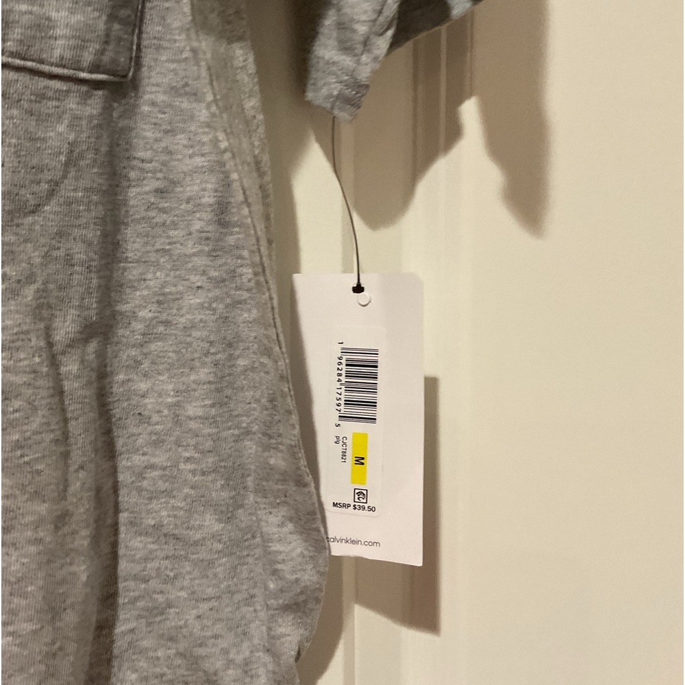 Calvin Klein jeans grey oversized T-shirt size Medium NWT - Picture 3 of 6